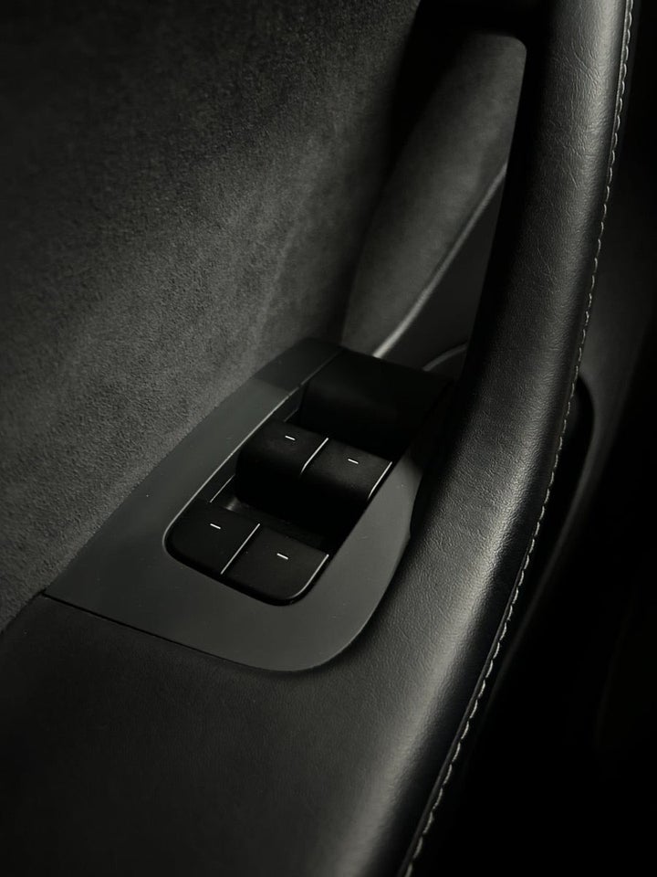 Tesla Model 3 Long Range AWD 4d