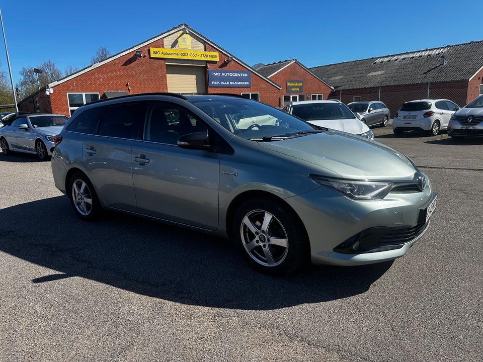 Toyota Auris 1,8 Hybrid Prestige Touring Sports CVT 5d