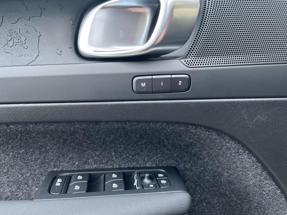 Volvo EX40 Extended Range Plus 5d