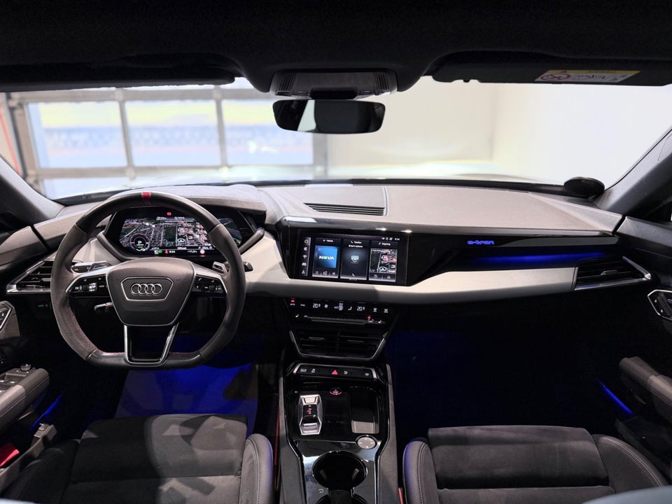 Audi e-tron GT quattro 4d