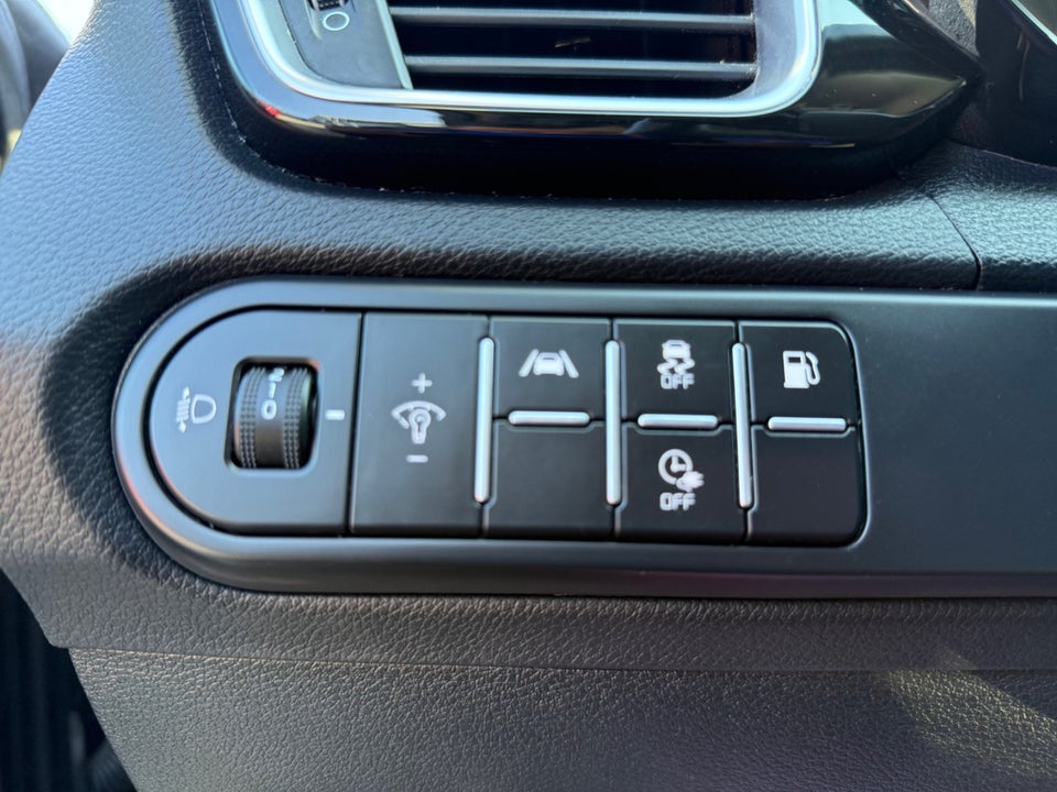 Kia Ceed 1,6 PHEV Prestige SW DCT 5d