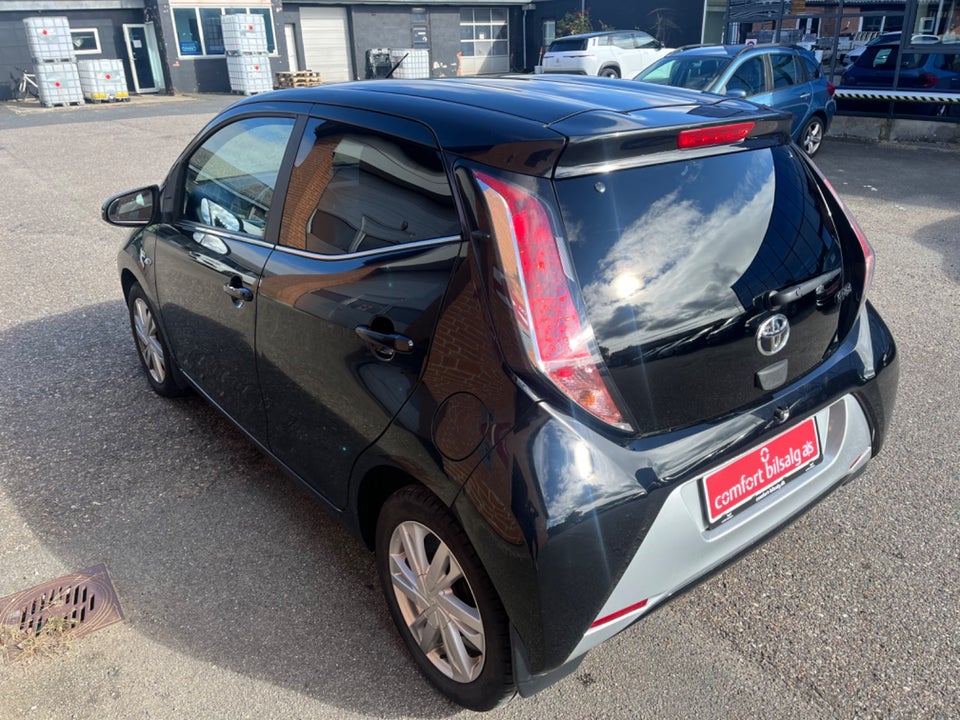 Toyota Aygo 1,0 VVT-i x-black II 5d