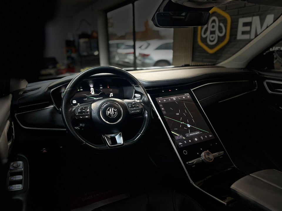 MG Marvel R Luxury 5d