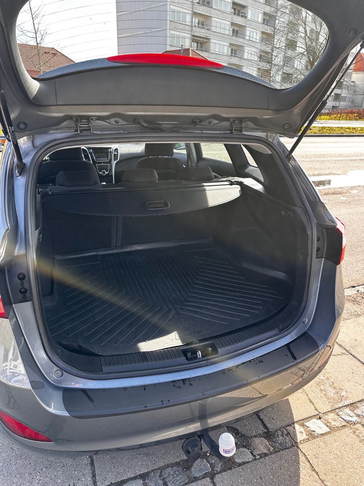 Hyundai i30 1,6 CRDi 110 Style CW Eco 5d