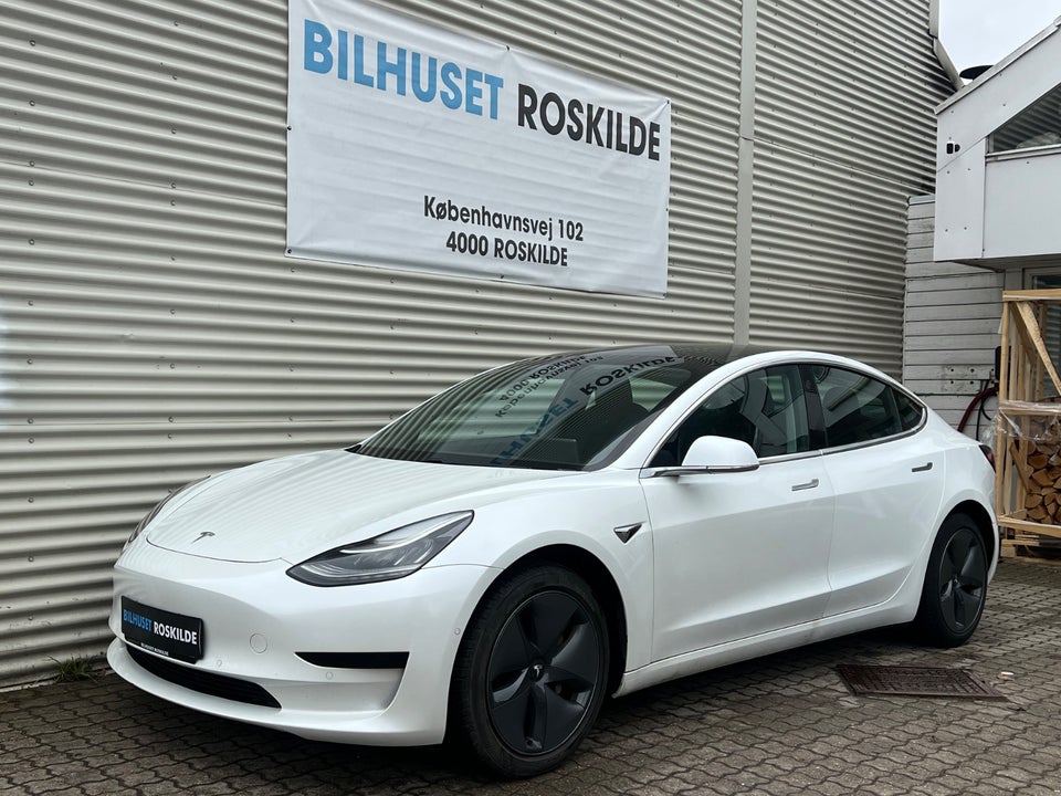 Tesla Model 3 Standard Range+ RWD 4d