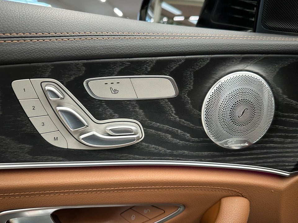 Mercedes E300 de 2,0 AMG Line stc. aut. 5d