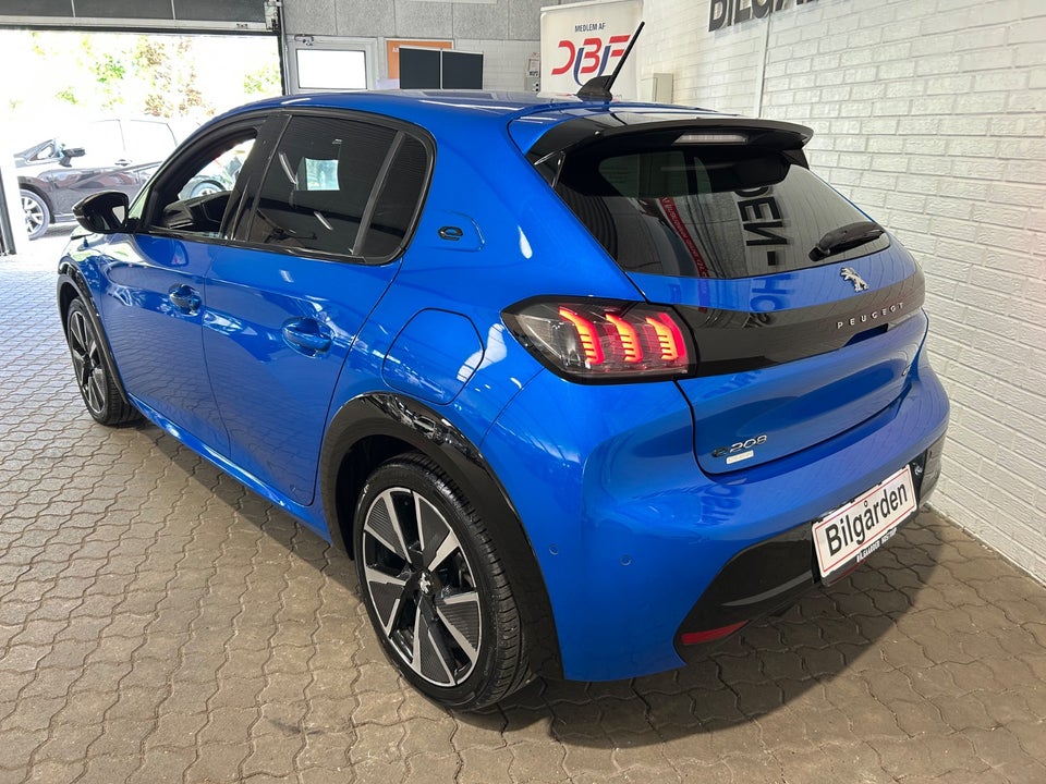 Peugeot e-208 50 GT 5d
