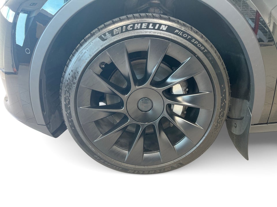 Tesla Model Y Long Range AWD 5d