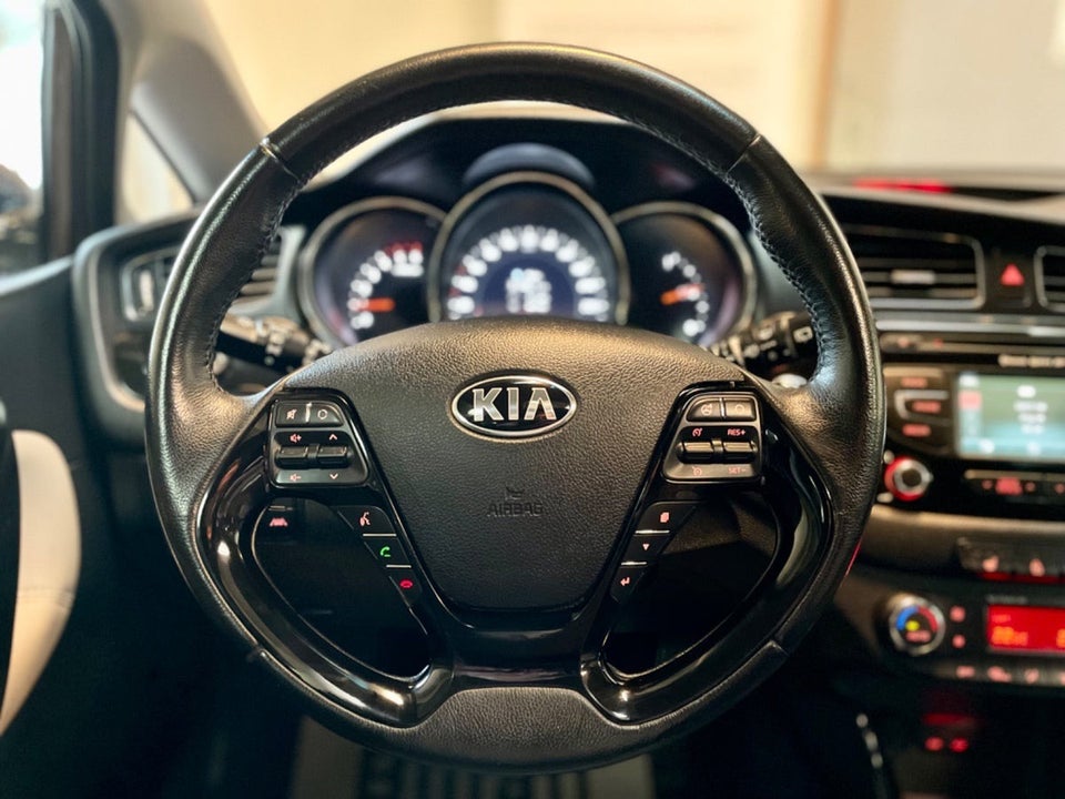 Kia Ceed 1,6 CRDi 128 Premium+ SW aut. 5d