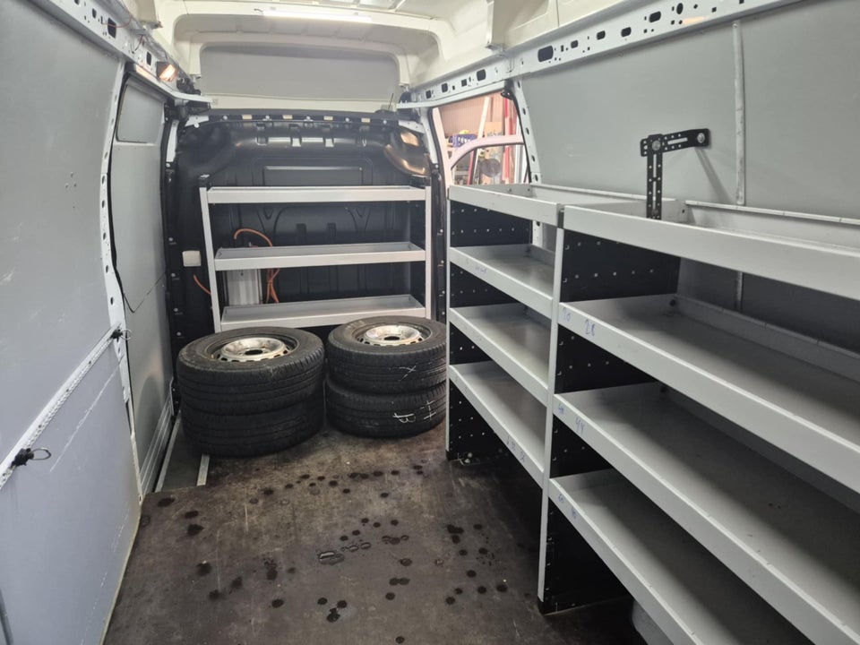 Renault Master IV T45 2,3 dCi 145 L3H3 Kassevogn RWD