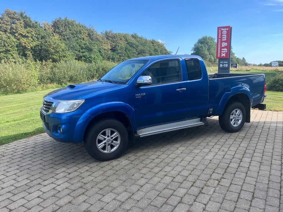 Toyota HiLux 2,5 D-4D 144 Db.Kab 4x4 T2 4d