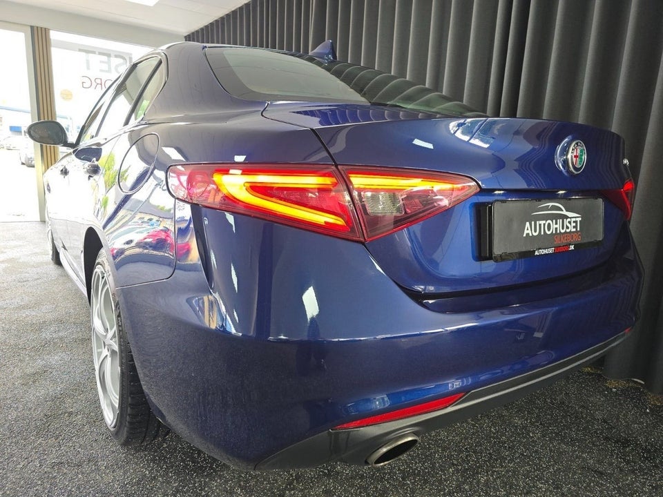 Alfa Romeo Giulia 2,0 T 200 Super aut. 4d