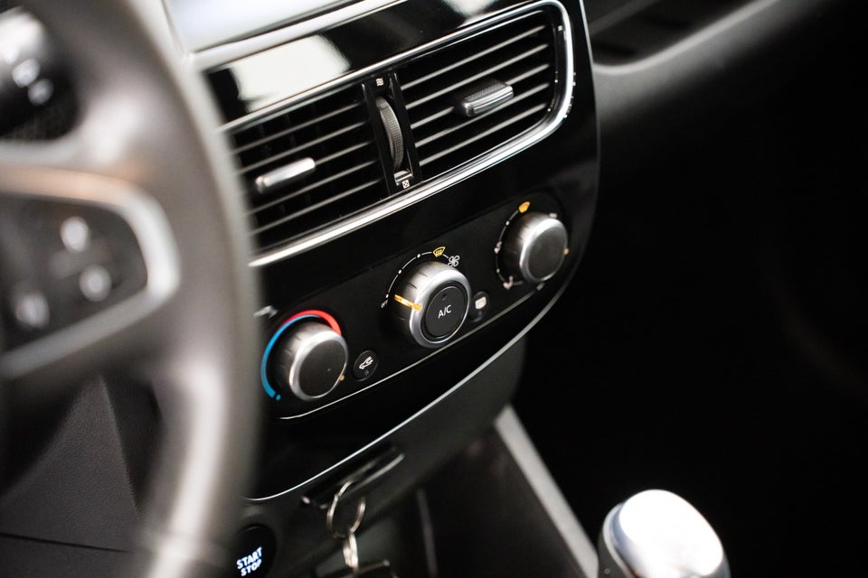 Renault Clio IV 0,9 TCe 90 Expression 5d