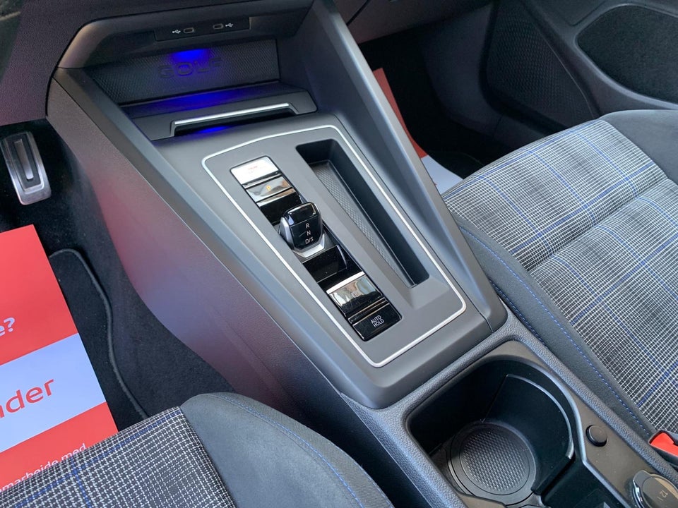 VW Golf VIII 1,4 GTE DSG 5d