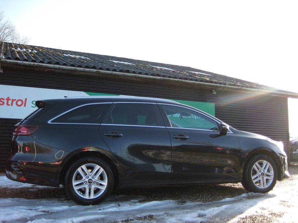 Kia Ceed 1,6 CRDi 136 Intro Edition SW 5d