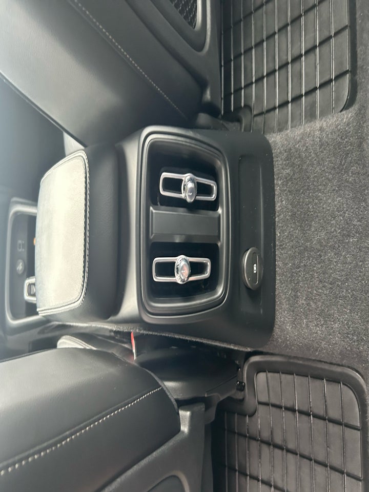 Volvo XC40 1,5 T4 ReCharge Inscription aut. 5d