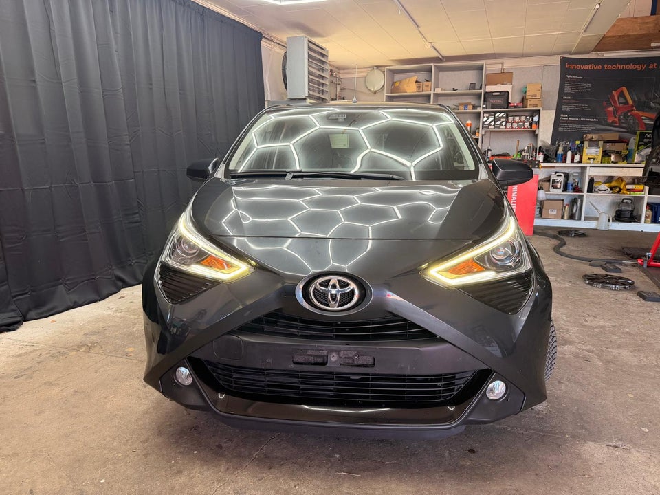 Toyota Aygo 1,0 VVT-i x-play 5d
