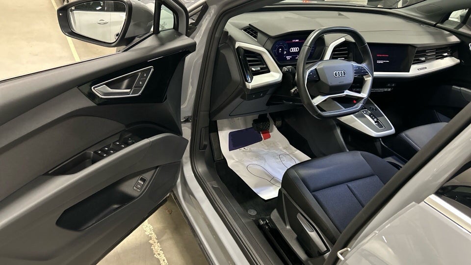 Audi Q4 e-tron 40  5d