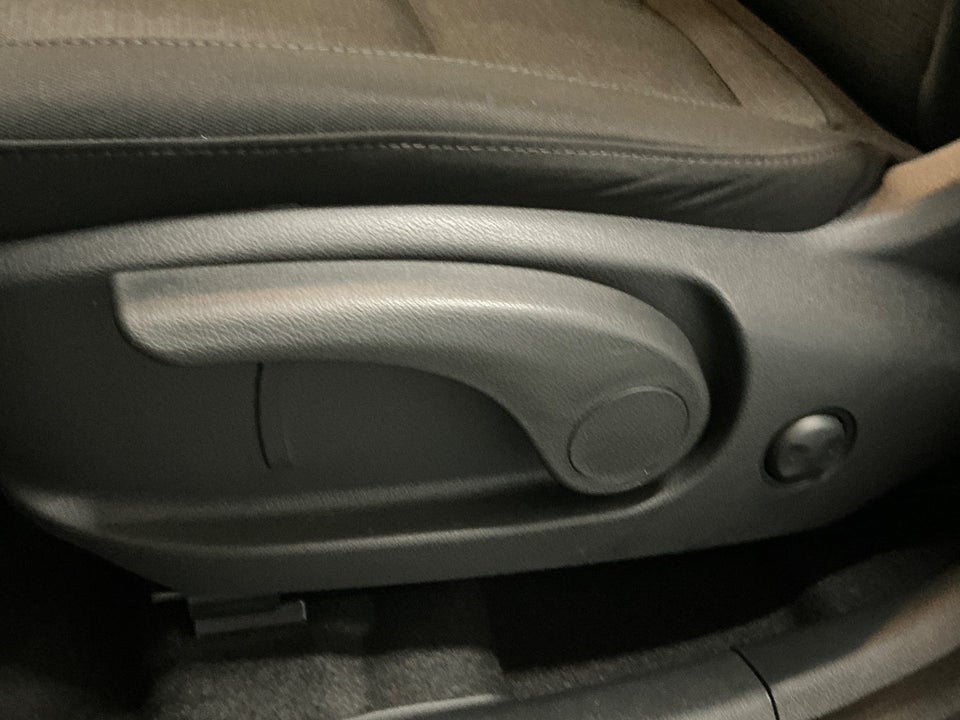 Hyundai Kona 39 EV Essential 5d