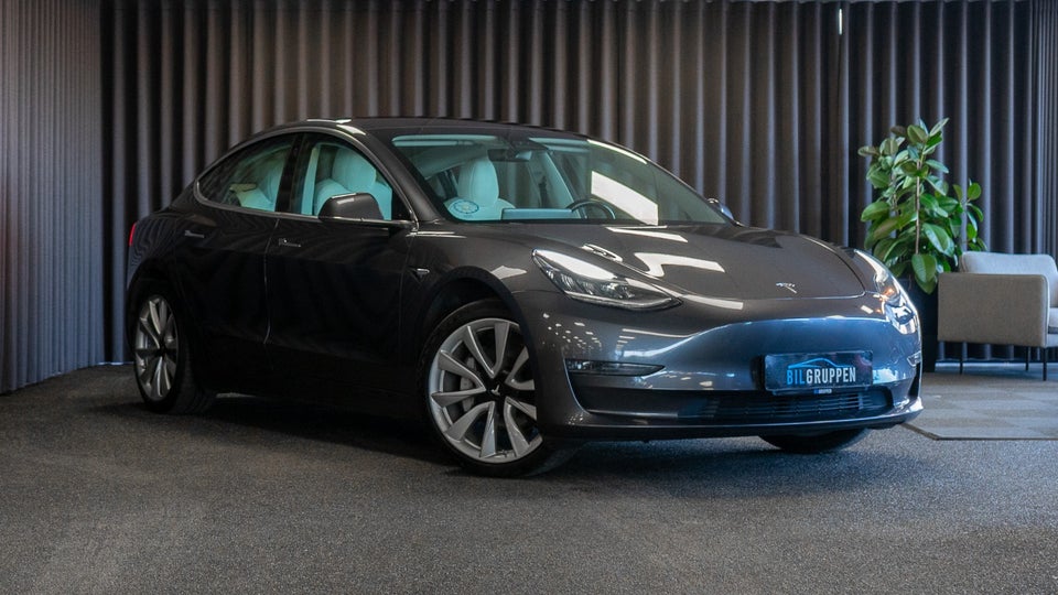 Tesla Model 3 Long Range AWD 4d