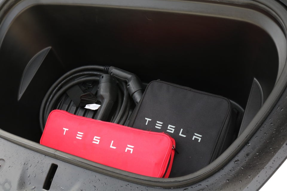 Tesla Model Y Long Range AWD 5d