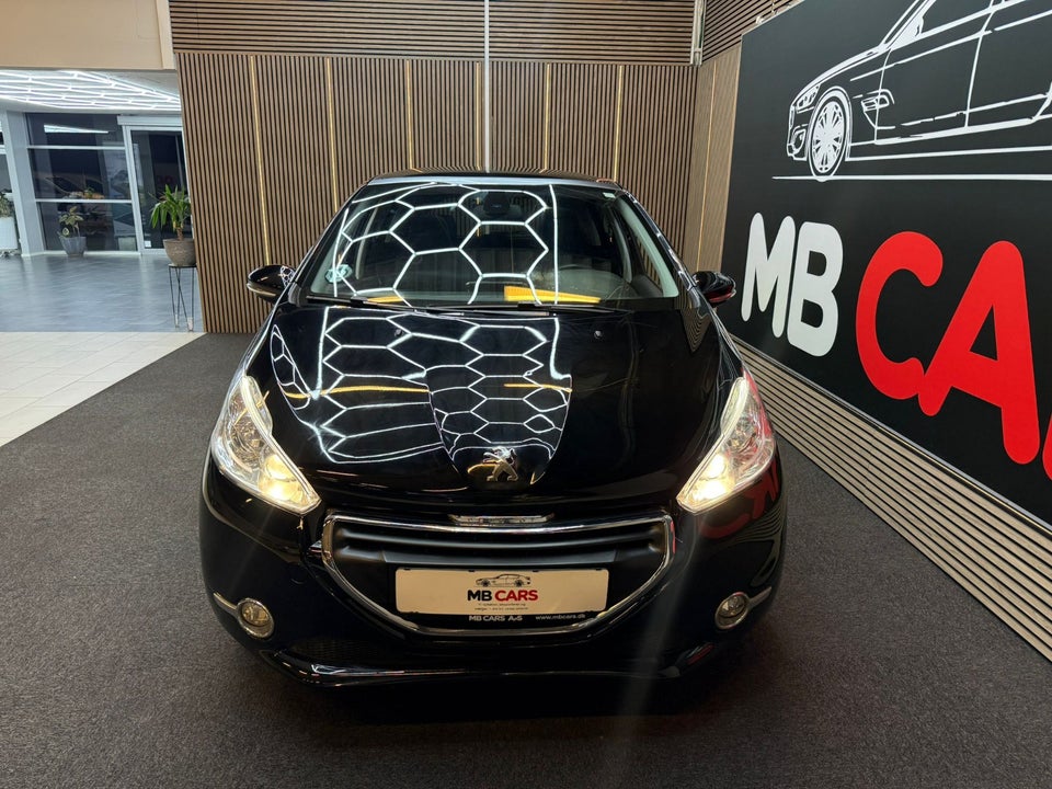 Peugeot 208 1,2 VTi Allure 5d