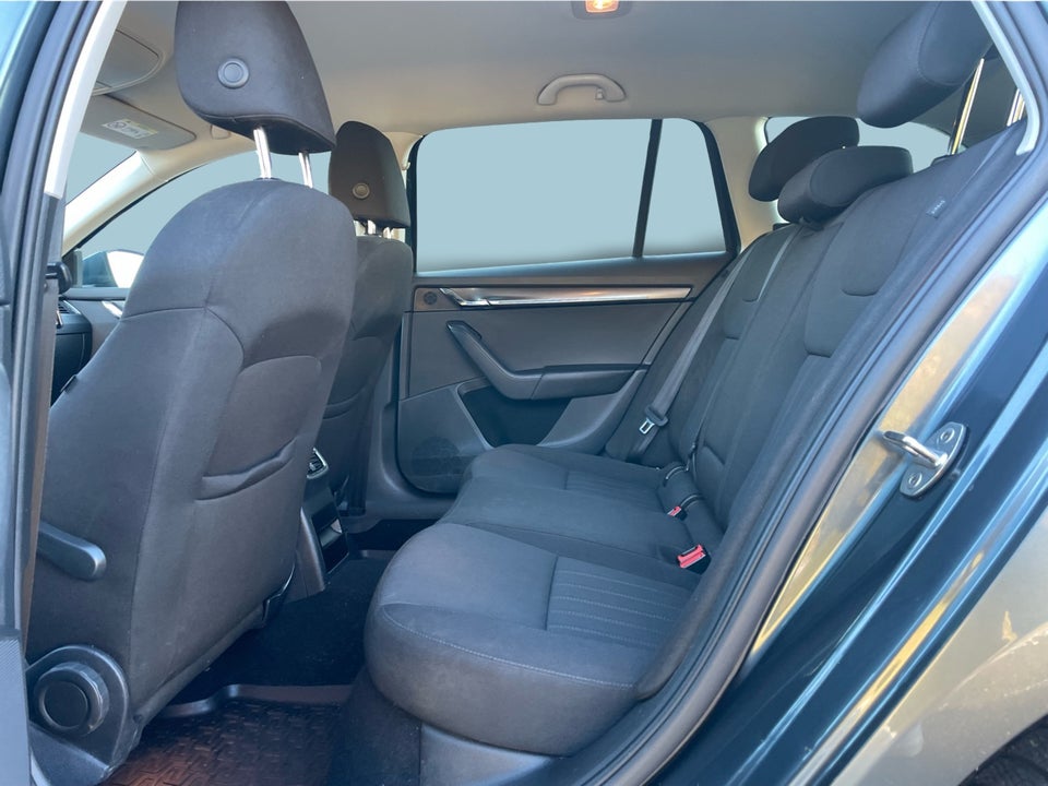 Skoda Octavia 1,6 TDi 115 Style Combi DSG 5d