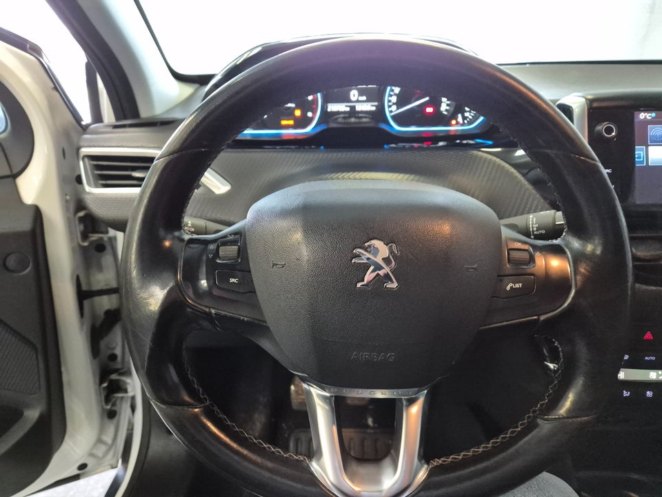 Peugeot 2008 1,6 BlueHDi 100 Active 5d