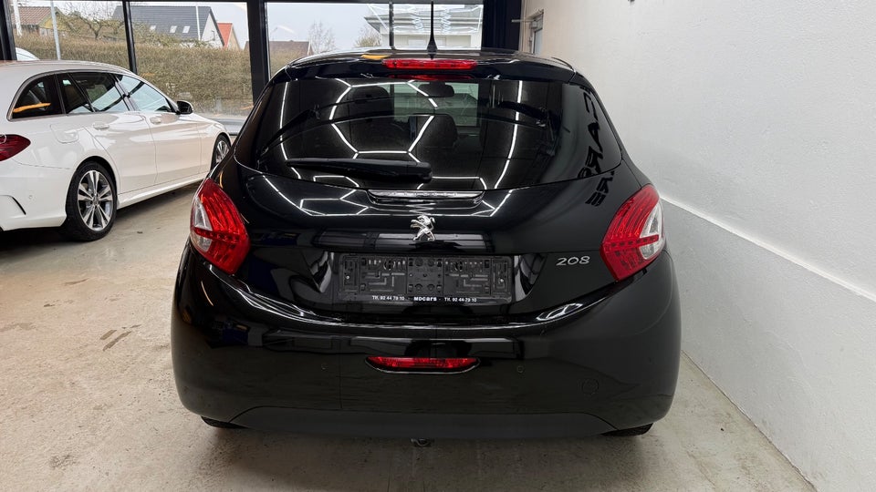 Peugeot 208 1,2 VTi Allure Sky 5d