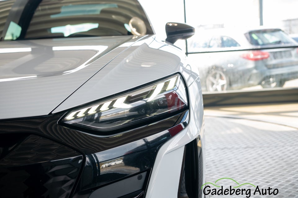 Audi e-tron GT quattro 4d
