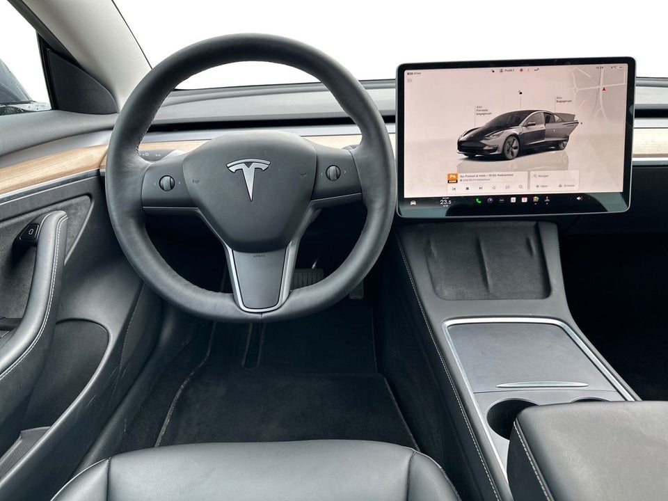 Tesla Model 3 Standard Range+ RWD 4d