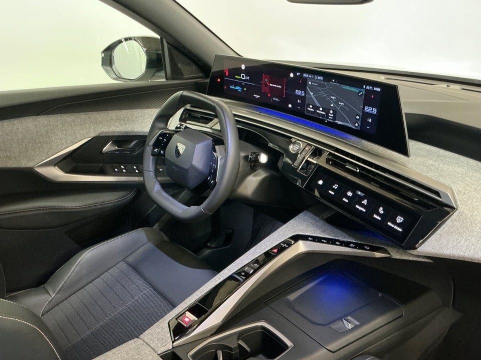 Peugeot e-3008 77 Allure 5d