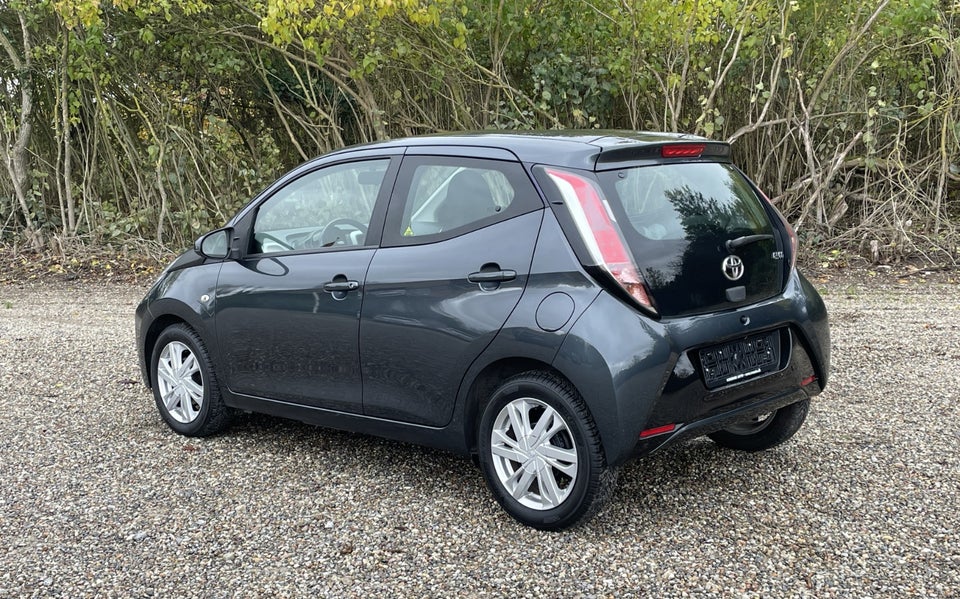 Toyota Aygo 1,0 VVT-i x-touch 5d