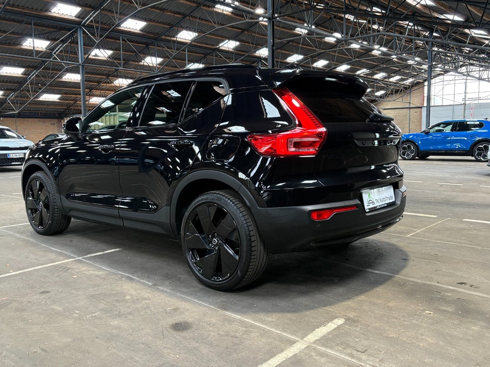 Volvo EX40 Extended Range Black Edition 5d