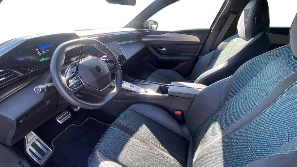 Peugeot e-308 54 GT 5d