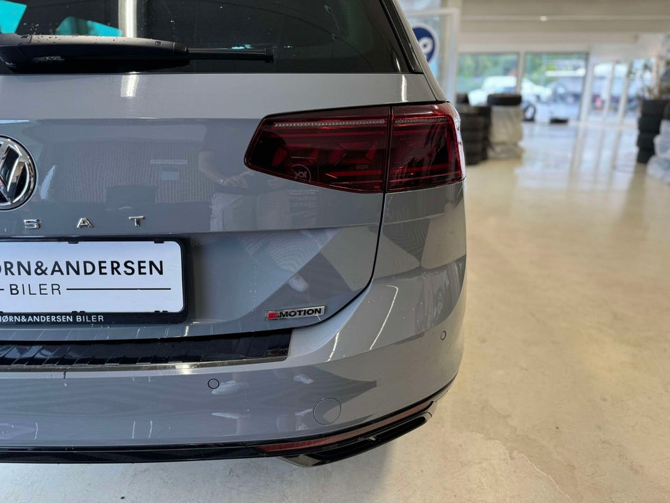 VW Passat 2,0 TDi 240 Edition 1 R-line Variant DSG 4Motion 5d