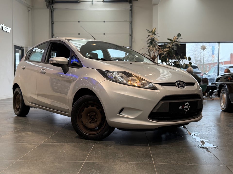 Ford Fiesta 1,6 Ti-VCT Titanium 5d