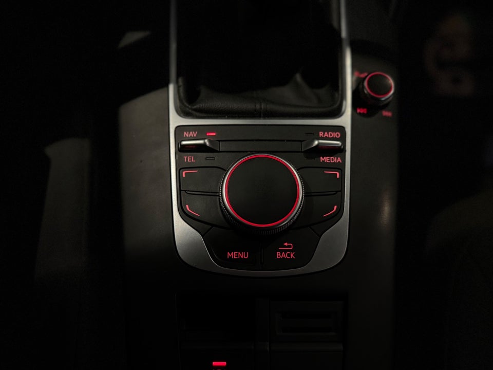 Audi A3 1,6 TDi 110 Ultra Attraction 4d