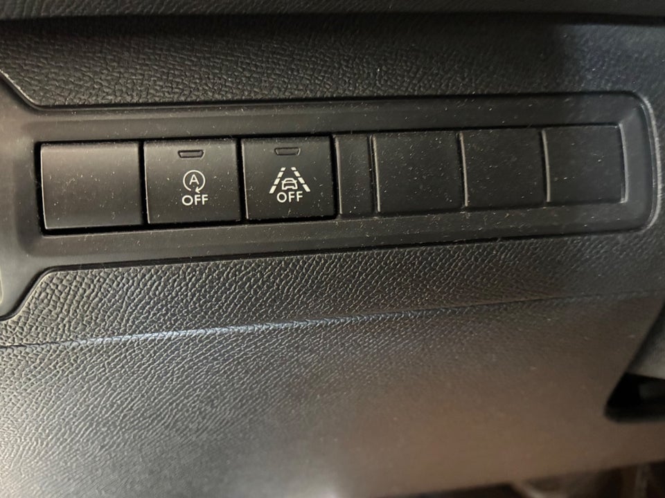 Peugeot 308 1,2 e-THP 130 Allure Sky SW EAT6 5d