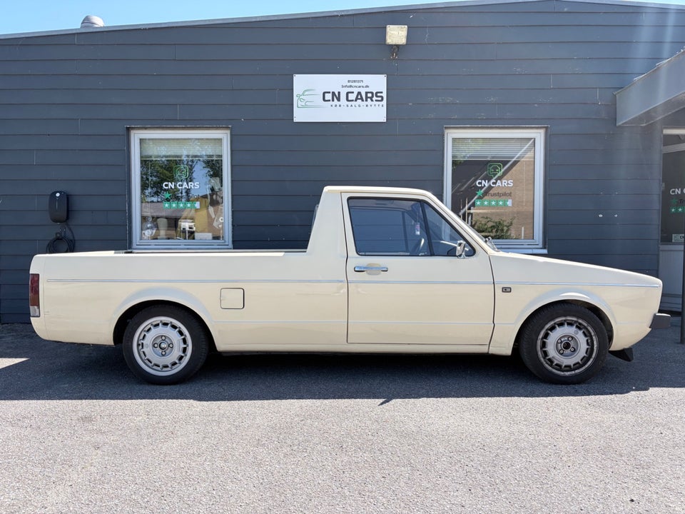 VW Caddy 1,8 Pick-up 2d