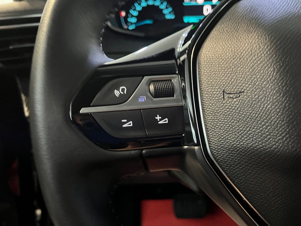 Peugeot e-208 50 Allure 5d