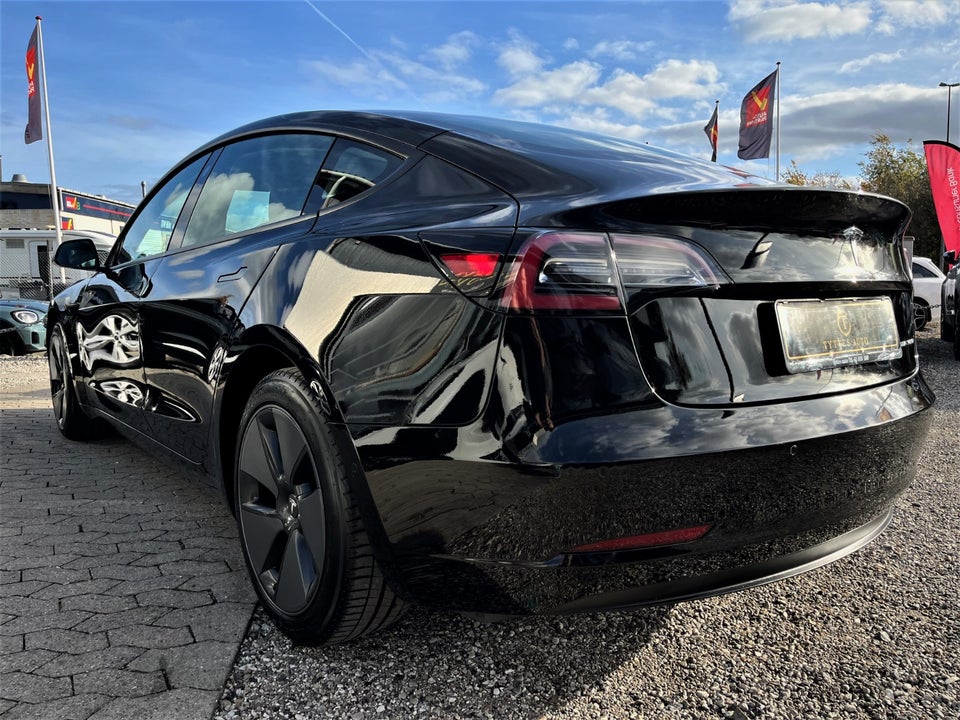 Tesla Model 3 Long Range AWD 4d