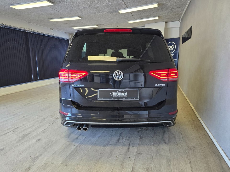 VW Touran 2,0 TDi 150 R-line DSG 5d
