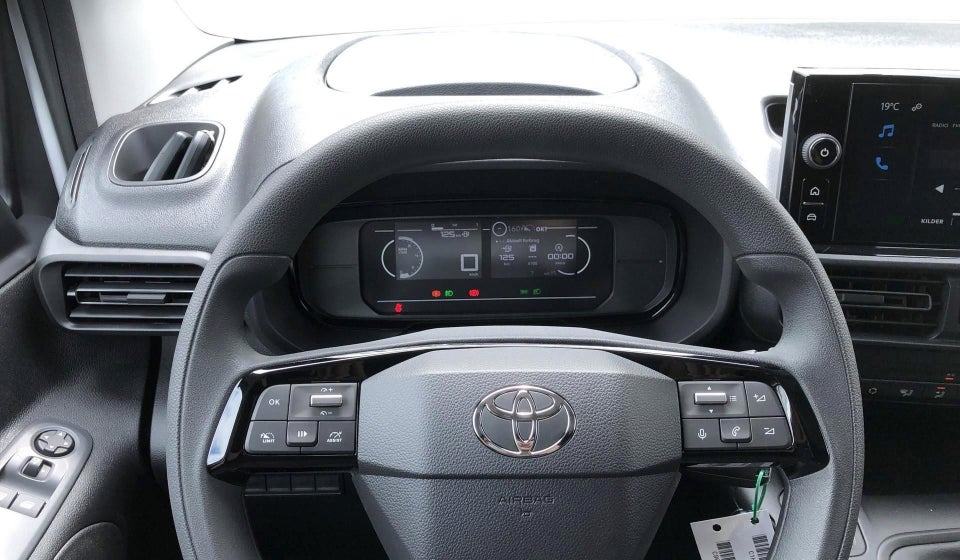 Toyota ProAce City 1,2 T 110 Medium Comfort 5d