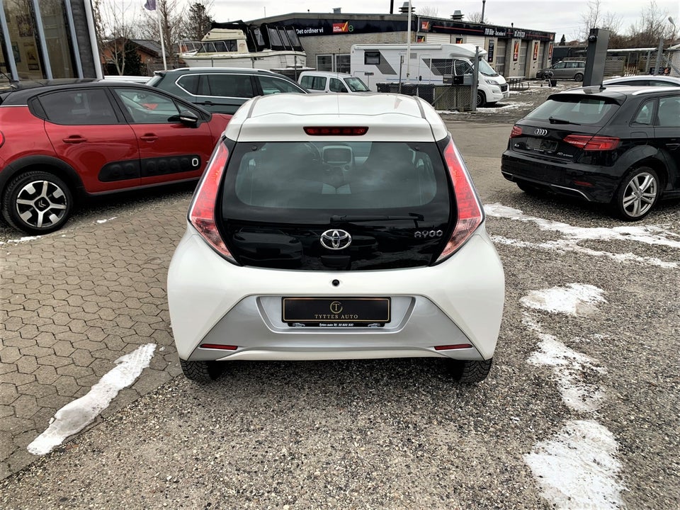 Toyota Aygo 1,0 VVT-i x-touch 5d