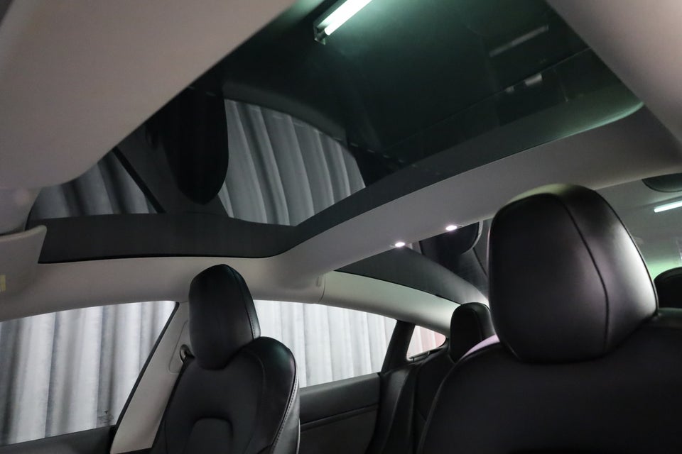 Tesla Model 3 Long Range AWD 4d