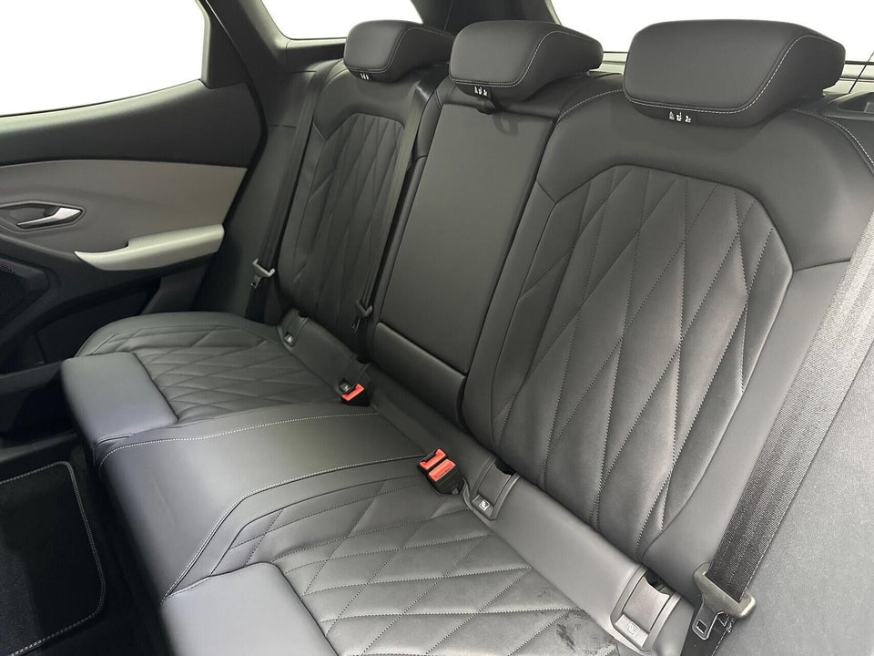 Ford Explorer 82 Premium Extended Range 5d