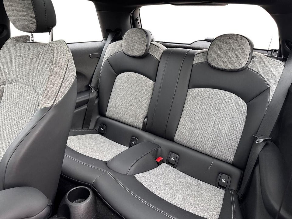 MINI Cooper SE Classic Trim 3d