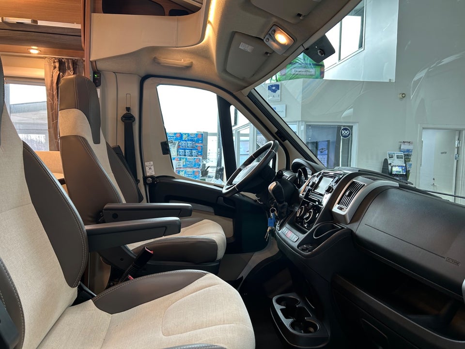 Knaus Sky Ti Silver 2,3 700 MEG aut. 2d