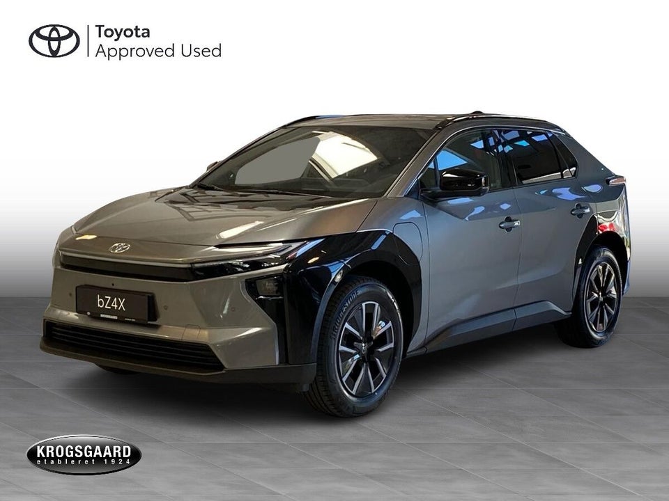 Toyota bZ4X 73 Active Tech 5d